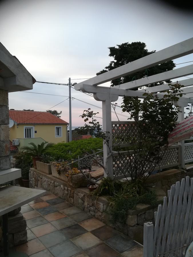 Apartment Neno - Terrace & Parking Veli Losinj Exterior photo