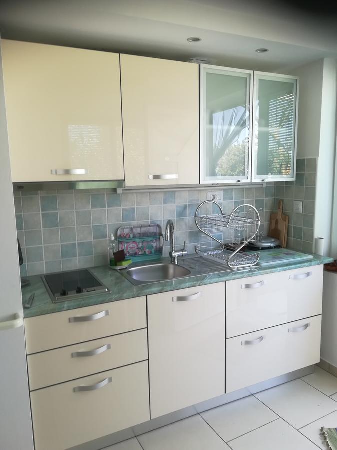 Apartment Neno - Terrace & Parking Veli Losinj Exterior photo